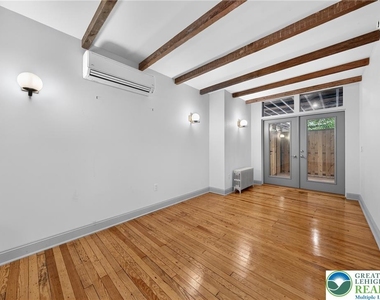 428 Northampton St - Photo Thumbnail 12