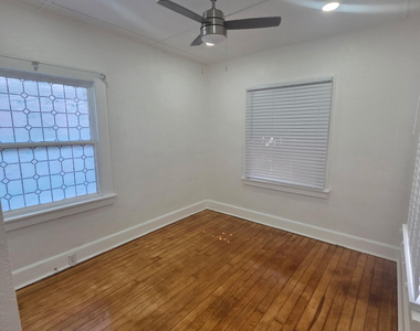 4002 Pershing Drive - Photo Thumbnail 2