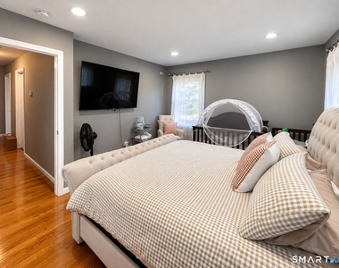 1081 Brooklawn Avenue - Photo Thumbnail 24