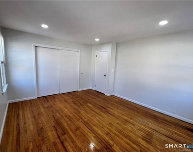 1081 Brooklawn Avenue - Photo Thumbnail 18