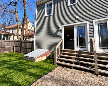 1081 Brooklawn Avenue - Photo Thumbnail 29