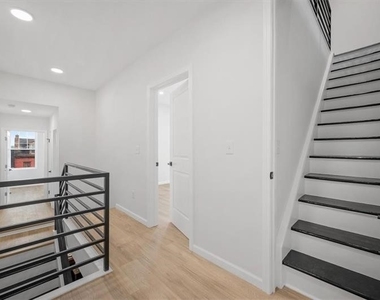1437 Sandusky St - Photo Thumbnail 36