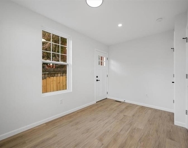 1437 Sandusky St - Photo Thumbnail 17