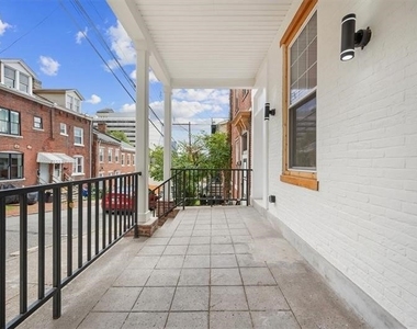1437 Sandusky St - Photo Thumbnail 1