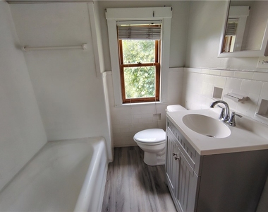 2004 Pioneer Ave - Photo Thumbnail 10