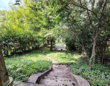 2004 Pioneer Ave - Photo Thumbnail 16