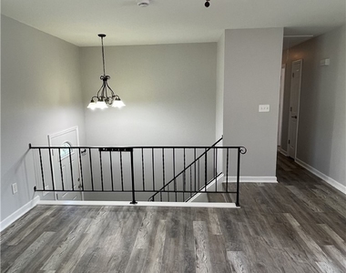 412 Mary St - Photo Thumbnail 6