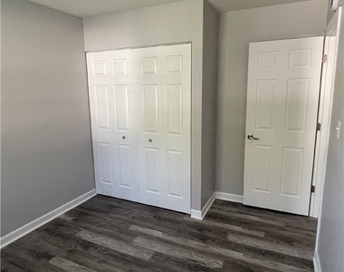 412 Mary St - Photo Thumbnail 15