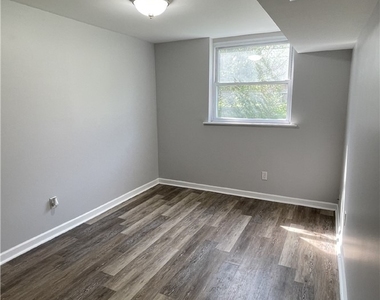 412 Mary St - Photo Thumbnail 20