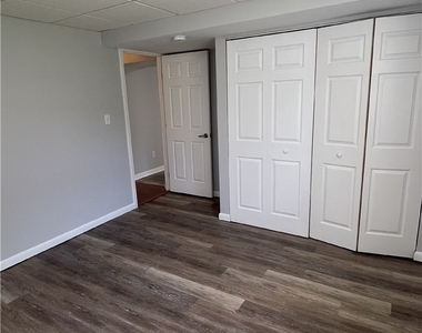412 Mary St - Photo Thumbnail 24
