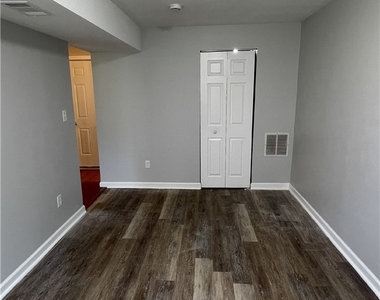 412 Mary St - Photo Thumbnail 21
