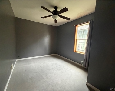 1230 Thorn Street - Photo Thumbnail 4