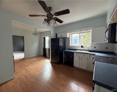 1230 Thorn Street - Photo Thumbnail 1