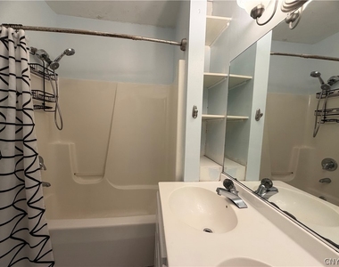 1230 Thorn Street - Photo Thumbnail 9