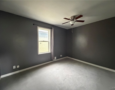 1230 Thorn Street - Photo Thumbnail 5