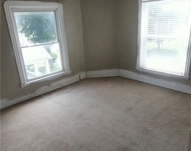 1018 Hall Street - Photo Thumbnail 8