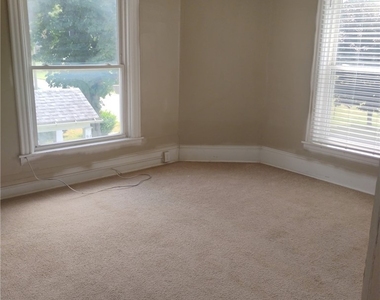 1018 Hall Street - Photo Thumbnail 5