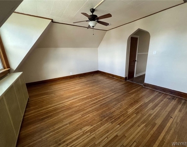 98 Freund Street - Photo Thumbnail 5