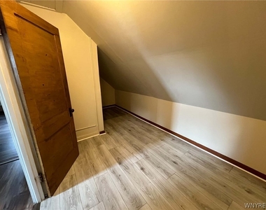 98 Freund Street - Photo Thumbnail 18