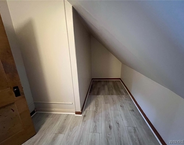 98 Freund Street - Photo Thumbnail 19
