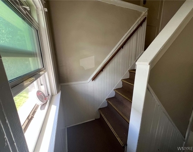 98 Freund Street - Photo Thumbnail 2