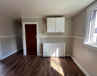 98 Freund Street - Photo Thumbnail 9