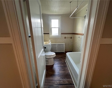 98 Freund Street - Photo Thumbnail 21