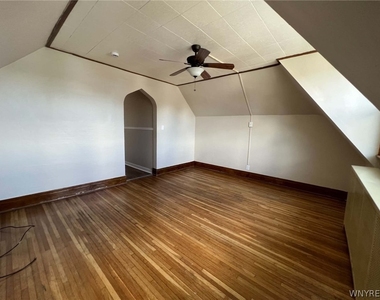 98 Freund Street - Photo Thumbnail 6