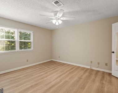 611 Barrington Hills Drive - Photo Thumbnail 27