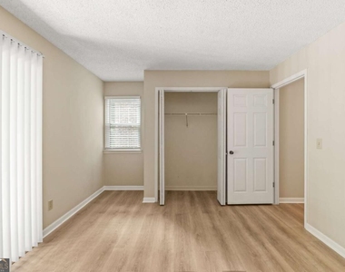 611 Barrington Hills Drive - Photo Thumbnail 34