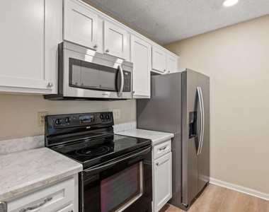 611 Barrington Hills Drive - Photo Thumbnail 19
