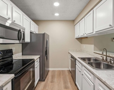 611 Barrington Hills Drive - Photo Thumbnail 20