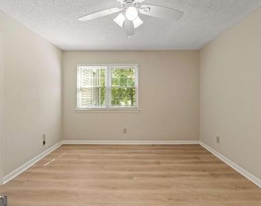 611 Barrington Hills Drive - Photo Thumbnail 28