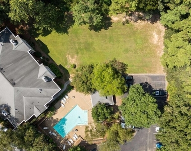 611 Barrington Hills Drive - Photo Thumbnail 9