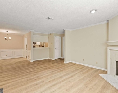 611 Barrington Hills Drive - Photo Thumbnail 15
