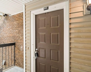 611 Barrington Hills Drive - Photo Thumbnail 12