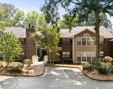 611 Barrington Hills Drive - Photo Thumbnail 6