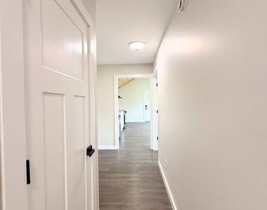 506 1st Avenue W - Photo Thumbnail 8