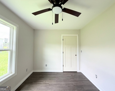506 1st Avenue W - Photo Thumbnail 5