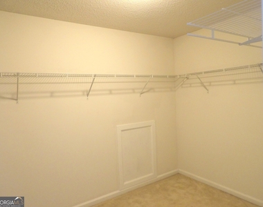 4341 Estate Street - Photo Thumbnail 10