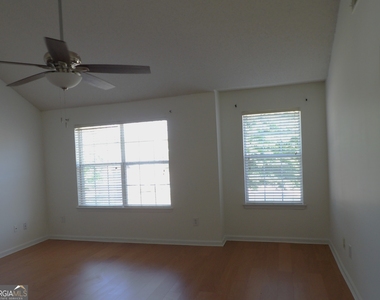 4341 Estate Street - Photo Thumbnail 9
