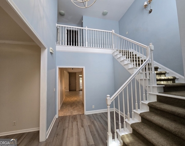 87 Columns Way - Photo Thumbnail 4