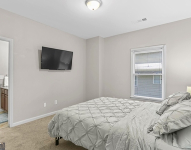 687 Windsor Street Sw - Photo Thumbnail 16