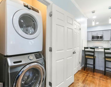 687 Windsor Street Sw - Photo Thumbnail 29