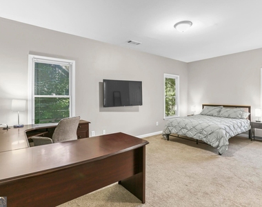 687 Windsor Street Sw - Photo Thumbnail 25