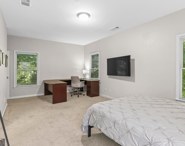 687 Windsor Street Sw - Photo Thumbnail 23