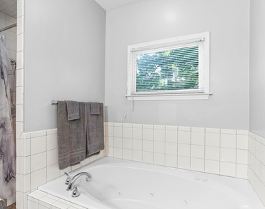 687 Windsor Street Sw - Photo Thumbnail 22