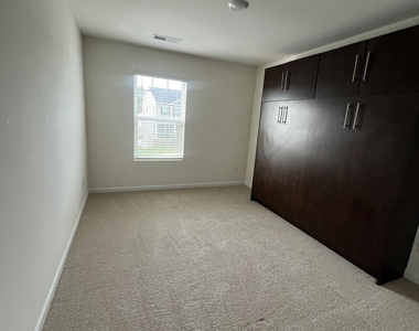 1075 Rigby Court Se - Photo Thumbnail 7