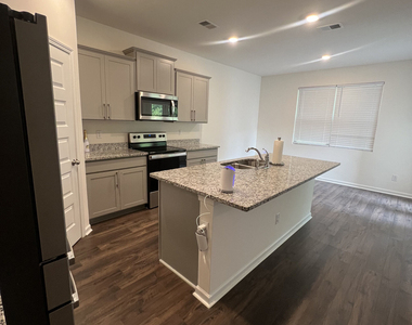 1075 Rigby Court Se - Photo Thumbnail 9