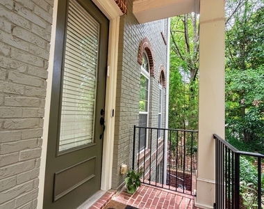 1602 Chatterton Court Ne - Photo Thumbnail 2